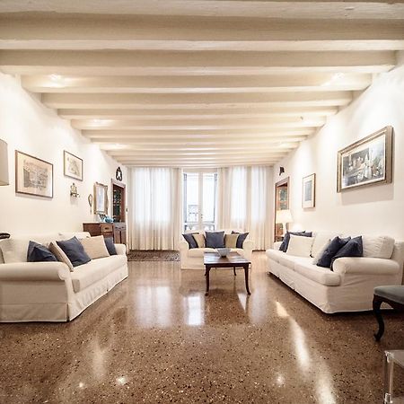 Accademia Terrazza Appartement Venetië Buitenkant foto