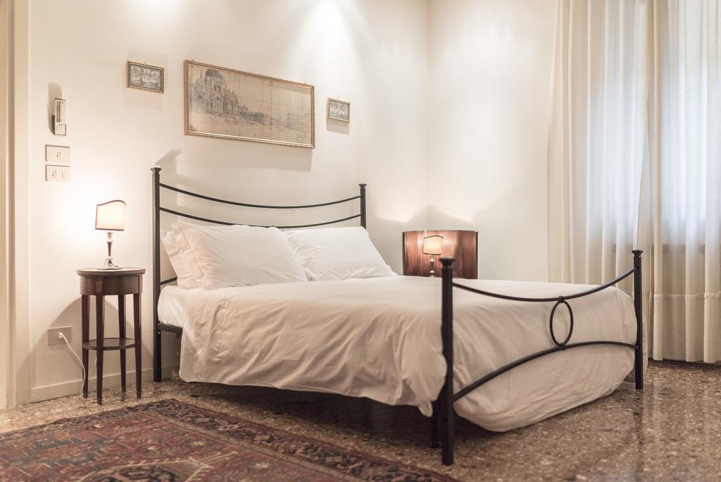 Accademia Terrazza Appartement Venetië Buitenkant foto