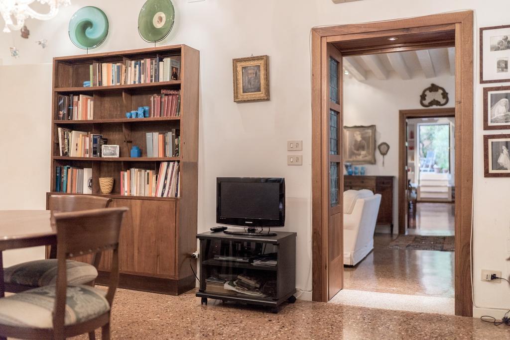 Accademia Terrazza Appartement Venetië Buitenkant foto