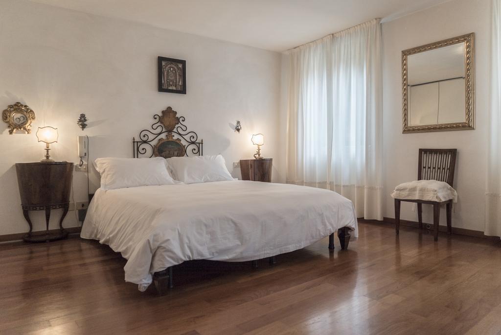 Accademia Terrazza Appartement Venetië Buitenkant foto