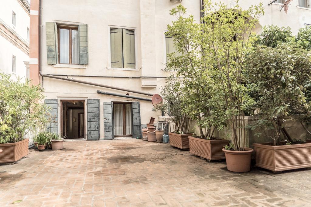 Accademia Terrazza Appartement Venetië Buitenkant foto