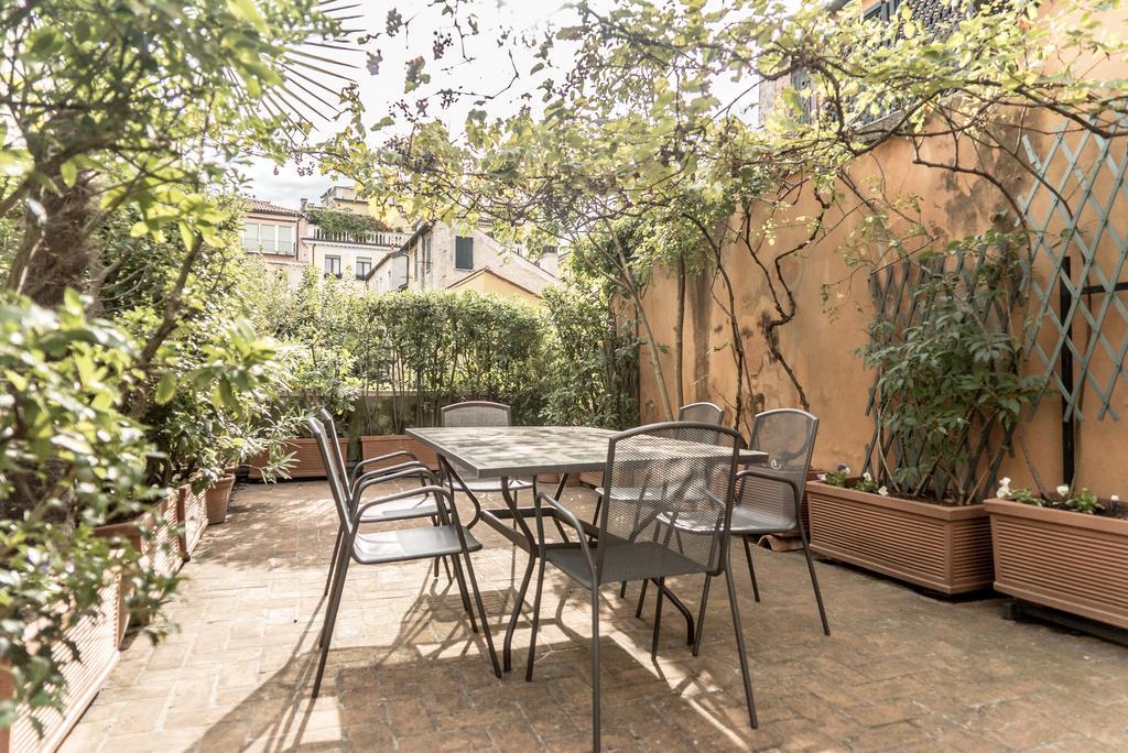 Accademia Terrazza Appartement Venetië Buitenkant foto